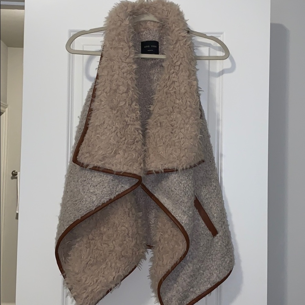 Faux Fur Vest ❄️ New - Never Worn